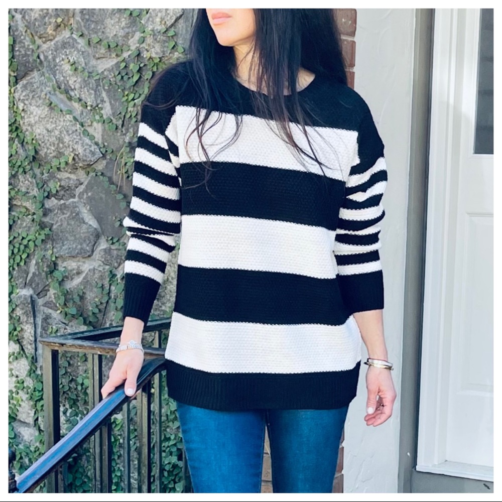 Color block black white knit striped sweater - Picture 6 of 10